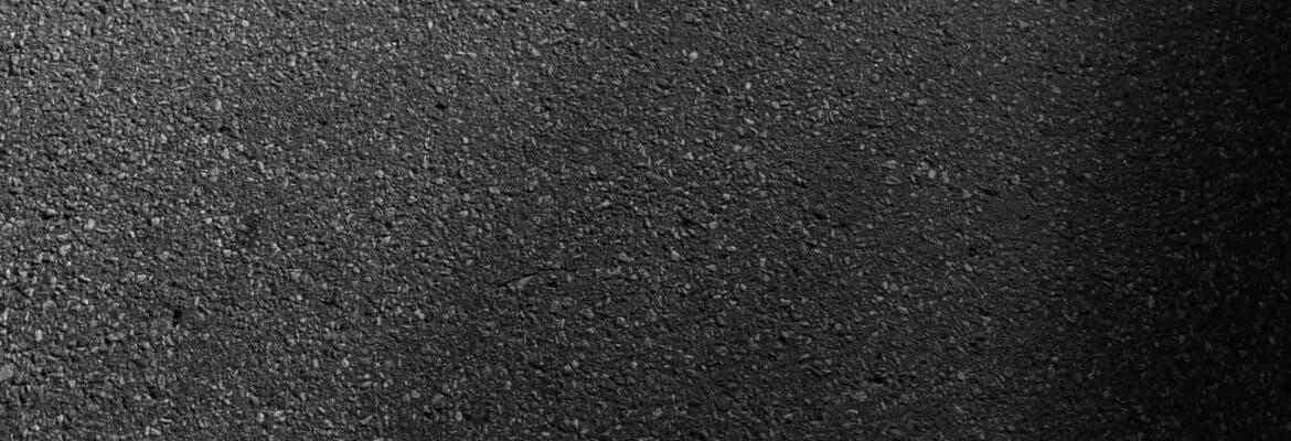 Bituminous road floor