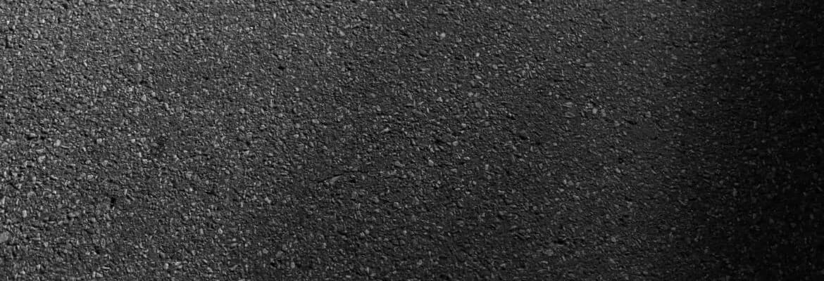 Bituminous road floor