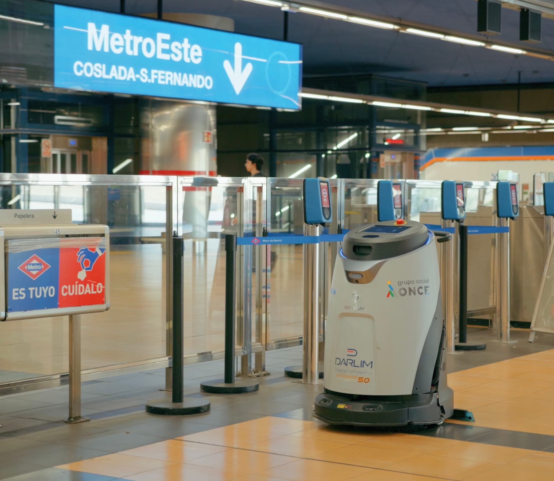 Sanad Pro in a metro station