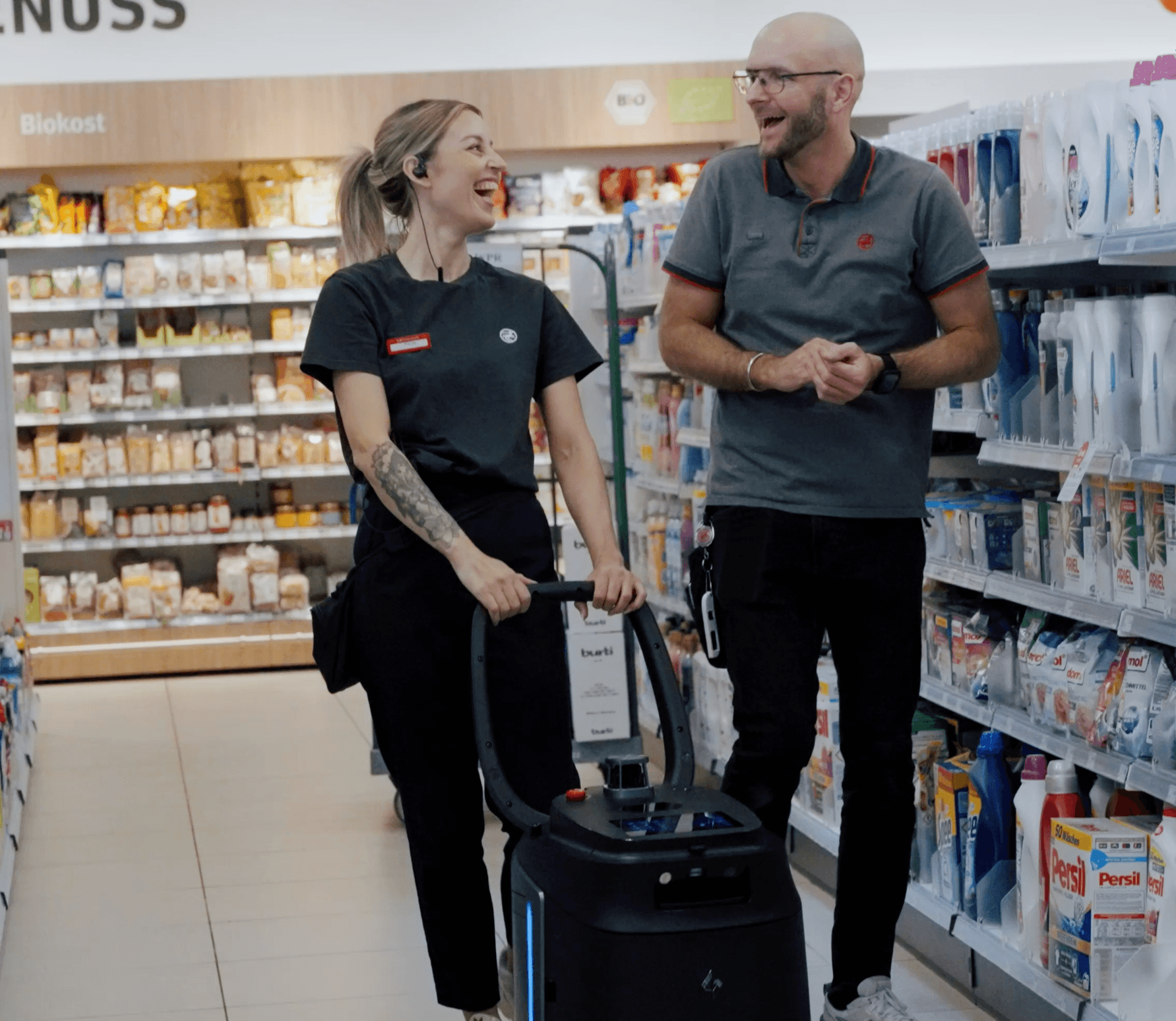 Autonomous cleaning in a retail store